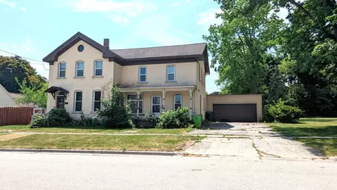 53 Lincoln St, Chilton, WI 53014