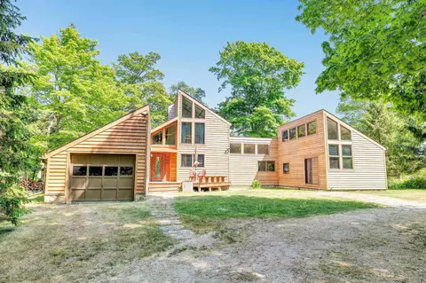 150 Hemlock Dr, Washington Island, WI 54246