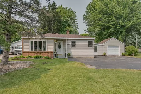 1660 Plank Rd, Menasha, WI 54952