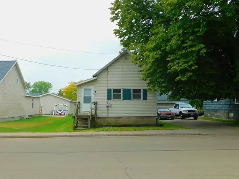 612 Ogden St, Marinette, WI 54143