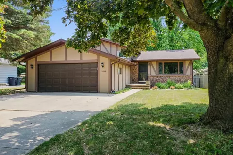 1637 Palisades Dr, Appleton, WI 54915