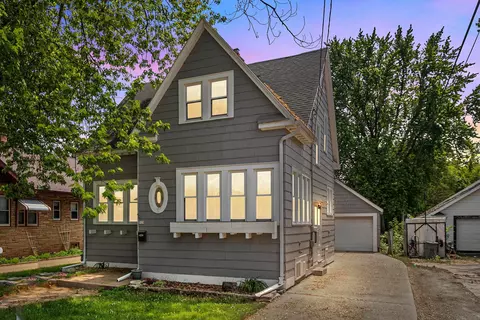 519 E Irving Ave, Oshkosh, WI 54901