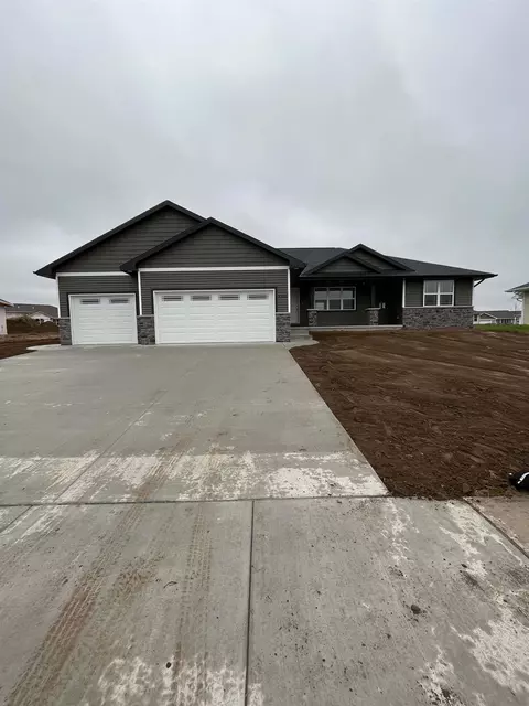 4566 Richard Ln, Green Bay, WI 54313