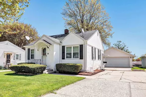 1135 S Ridge Rd, Green Bay, WI 54304