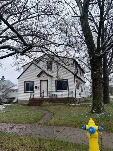 425 Oak St, Green Bay, WI 54303