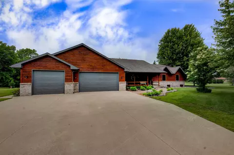 1675 Weyerhorst Creek Ct, Oshkosh, WI 54902