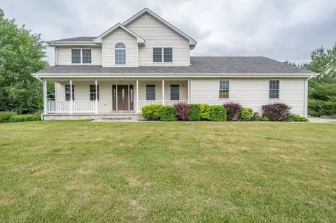 n1816 Spring Court, Greenville, WI 54942