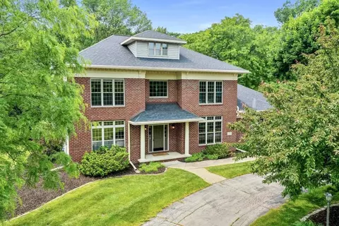 4553 Algonquin Trl, Green Bay, WI 54313