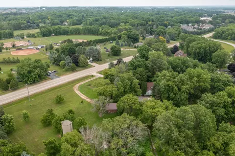 1011 Edgewood Dr, Appleton, WI 54913 photo 9