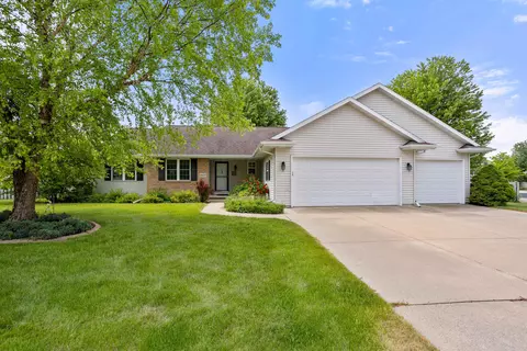 2407 Red Fescue Ct, Menasha, WI 54952