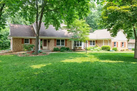 2990 Waldwic Ln, Oshkosh, WI 54904