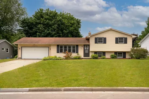 2843 Brookview Ct, Green Bay, WI 54313
