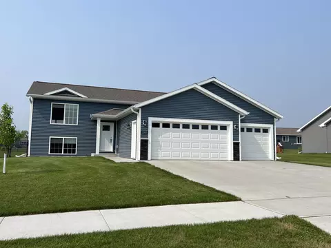 2265 Mayek Dr, Waupaca, WI 54981