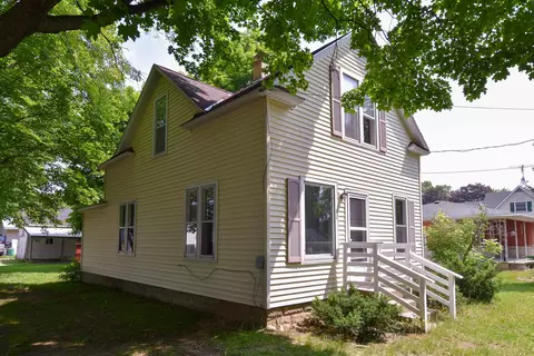 625 Carey Ave, Wild Rose, WI 54984