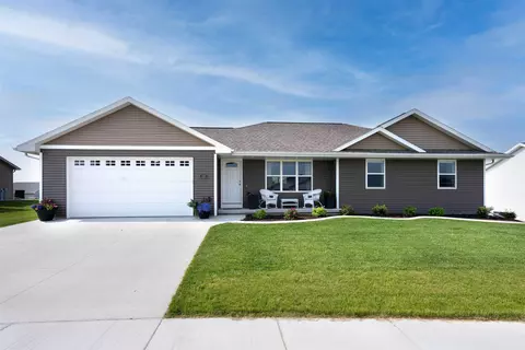 2201 White Wolf Ln, Kaukauna, WI 54130