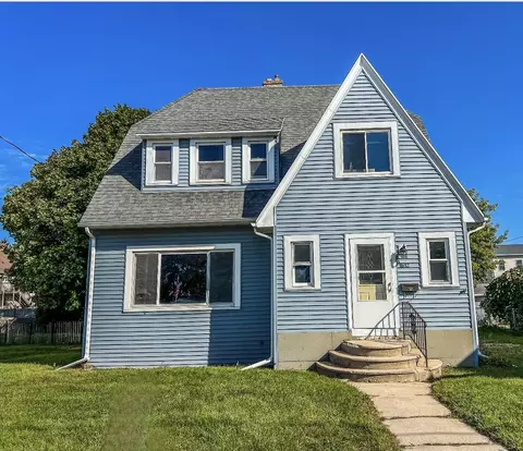 1612 23rd St, Two Rivers, WI 54241