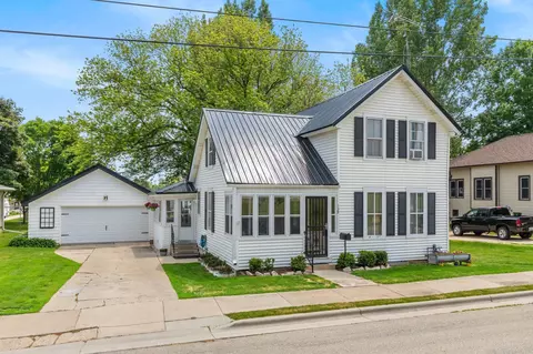 139 Jefferson St, Chilton, WI 53014