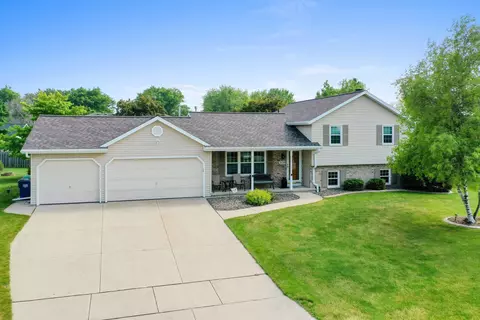 2120 Sunnymede Ln, Green Bay, WI 54311