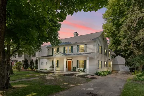328 Park Dr, Neenah, WI 54956