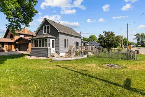 870 Broad St, Menasha, WI 54952