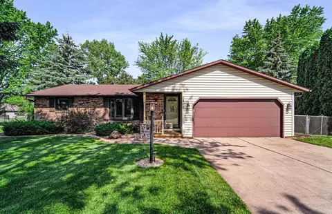 2210 Leisure Ct, Green Bay, WI 54311