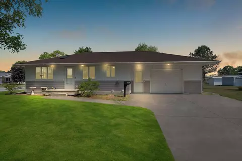 1529 State St, Algoma, WI 54201