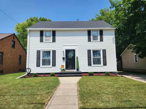 826 Marquette St, Menasha, WI 54952