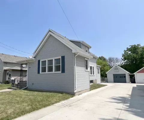 1930 Oregon St, Oshkosh, WI 54902