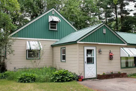 201 E Willow St, Bear Creek, WI 54922