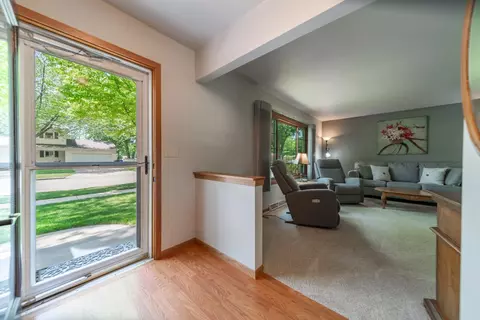 1518 N Kin St, Appleton, WI 54911 photo 4