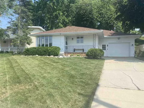 339 Washington St, Wrightstown, WI 54180