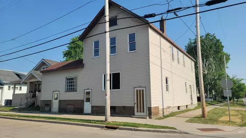 601 E Parkway Ave, Oshkosh, WI 54901