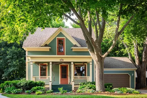 1038 E Vine St, Appleton, WI 54911