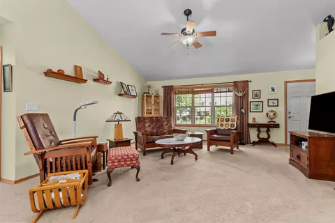 w5455 White Clover Circle, Appleton, WI 54915 photo 4