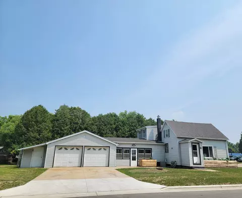 118 Park Ave, Oconto Falls, WI 54154
