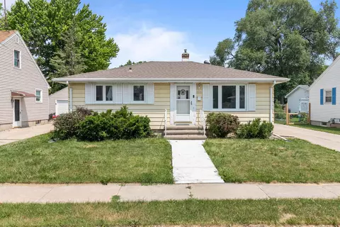 840 Roosevelt St, Menasha, WI 54952