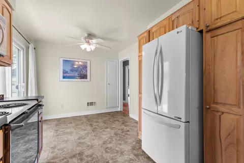 802 E Harrison St, Appleton, WI 54915 photo 5