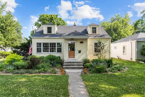 802 E Harrison St, Appleton, WI 54915