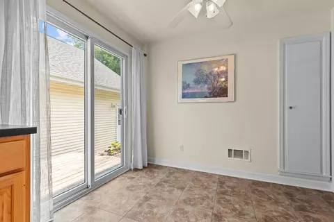 802 E Harrison St, Appleton, WI 54915 photo 6