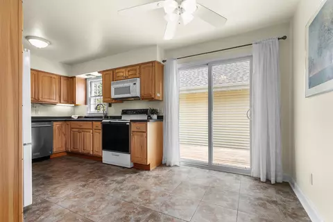 802 E Harrison St, Appleton, WI 54915 photo 4