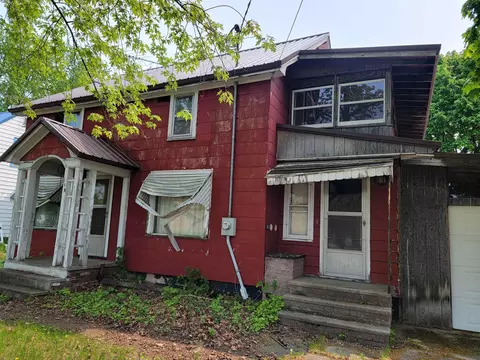 118 Woodlawn Ave, Gillett, WI 54124