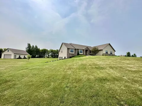 w5143 Maple Ridge Drive, Fond Du Lac, WI 54937