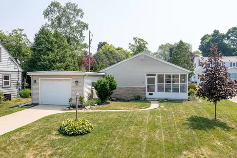 87 Cherry Ct, Appleton, WI 54915