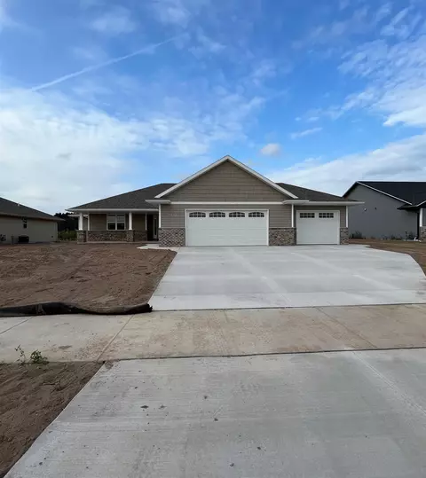 4532 Paul Ct, Green Bay, WI 54313