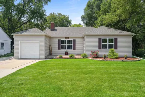 308 E Allouez Ave, Green Bay, WI 54301