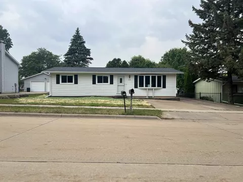 1675 Covington St, Oshkosh, WI 54904