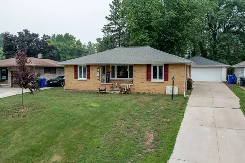 1020 Draper St, Kaukauna, WI 54130