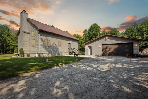 n6888 Parkway Road, Crivitz, WI 54114