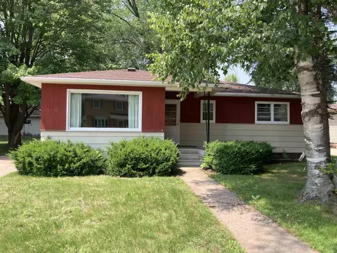1037 S Cleveland St, Shawano, WI 54166