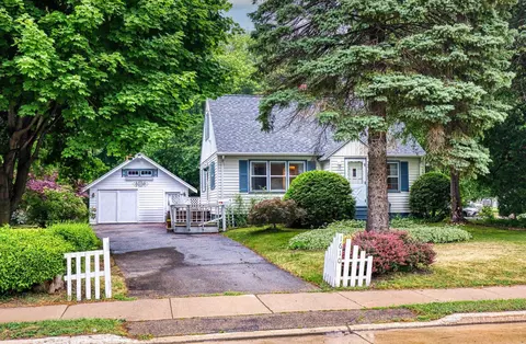 1610 W Murdock Ave, Oshkosh, WI 54901